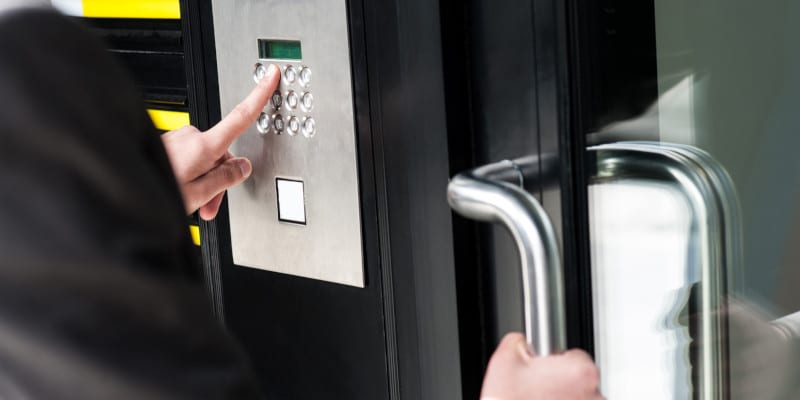 5 Benefits of Using Push Button Locks for Security